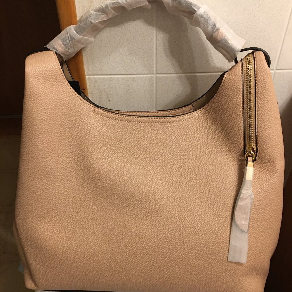 ELLO hobo style shoulder bag in Taupe